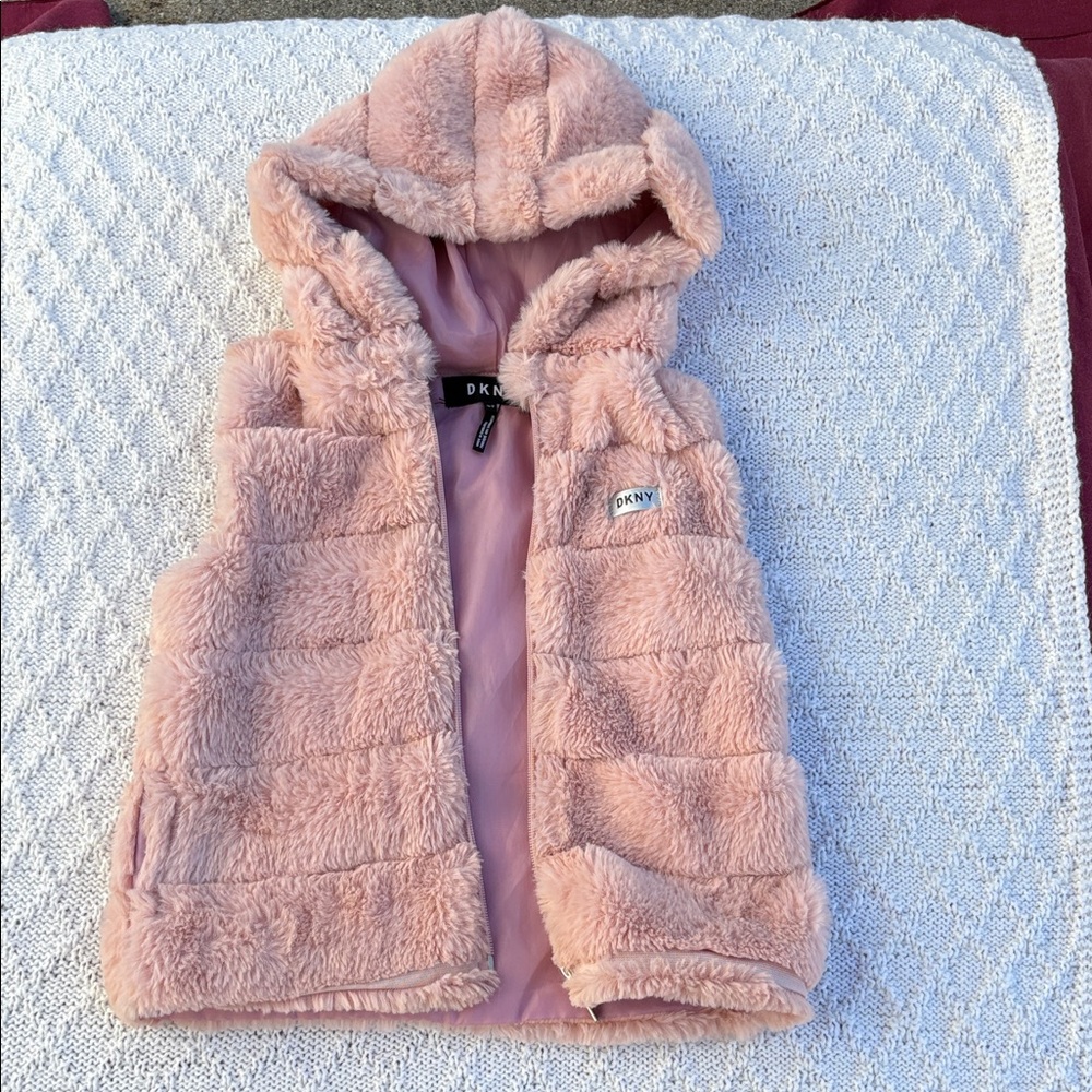 DKNY 3T Blush Fuzzy Hooded Vest